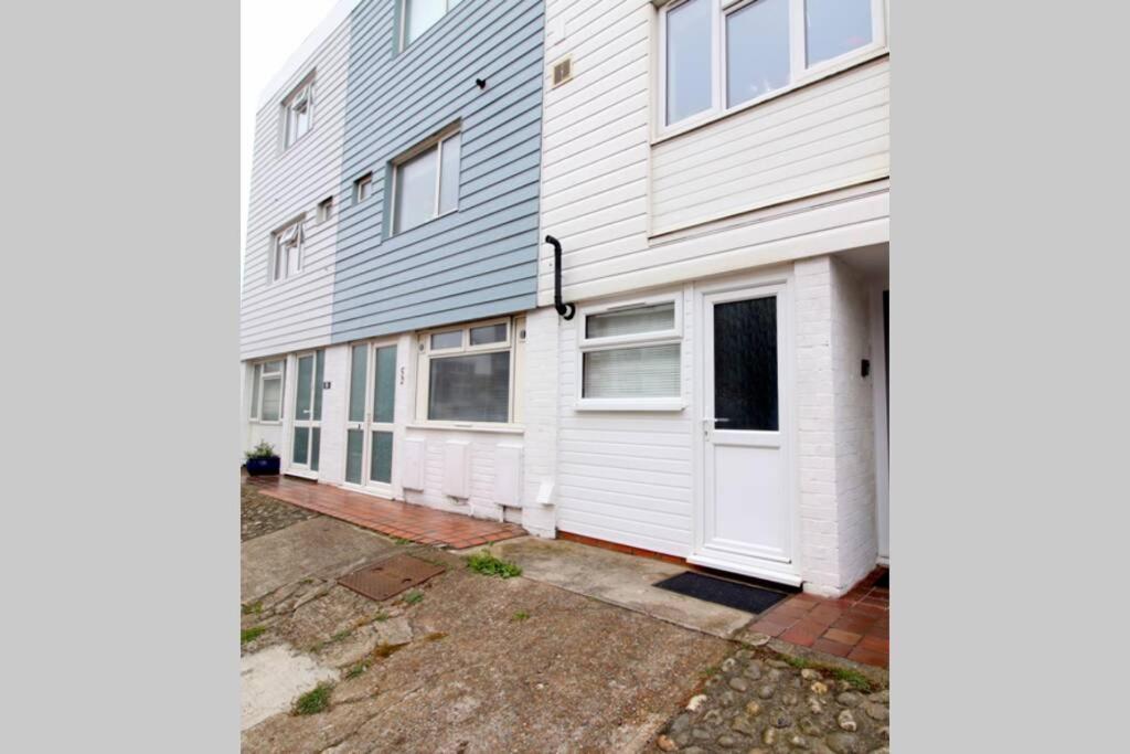 Pebbles Apartment By Air Premier Seaford Εξωτερικό φωτογραφία